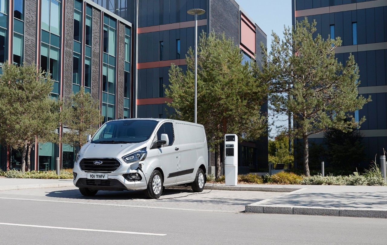 2018_FORD_TRANSIT_PHEV__01.jpg
