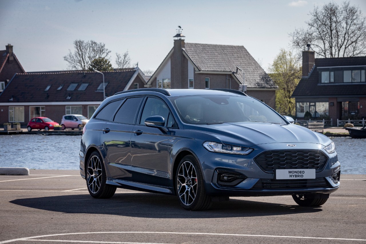 2019-09-03_Ford_Mondeo_Hybrid_ST-Line.jpg