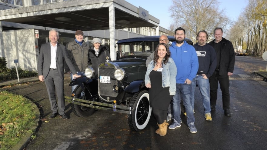 2019-12-02_Ford_Fan-Award.jpg
