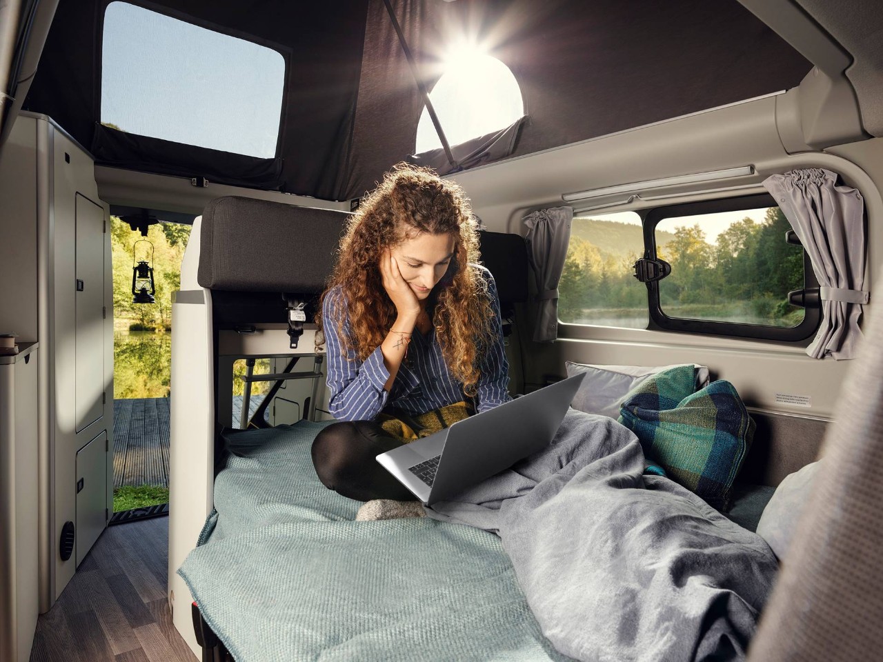 2019Ford_TransitCustomNugget_16NEW.jpg