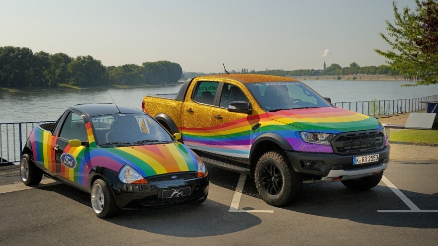 2021-08-27_Very_Gay_Raptor.jpg