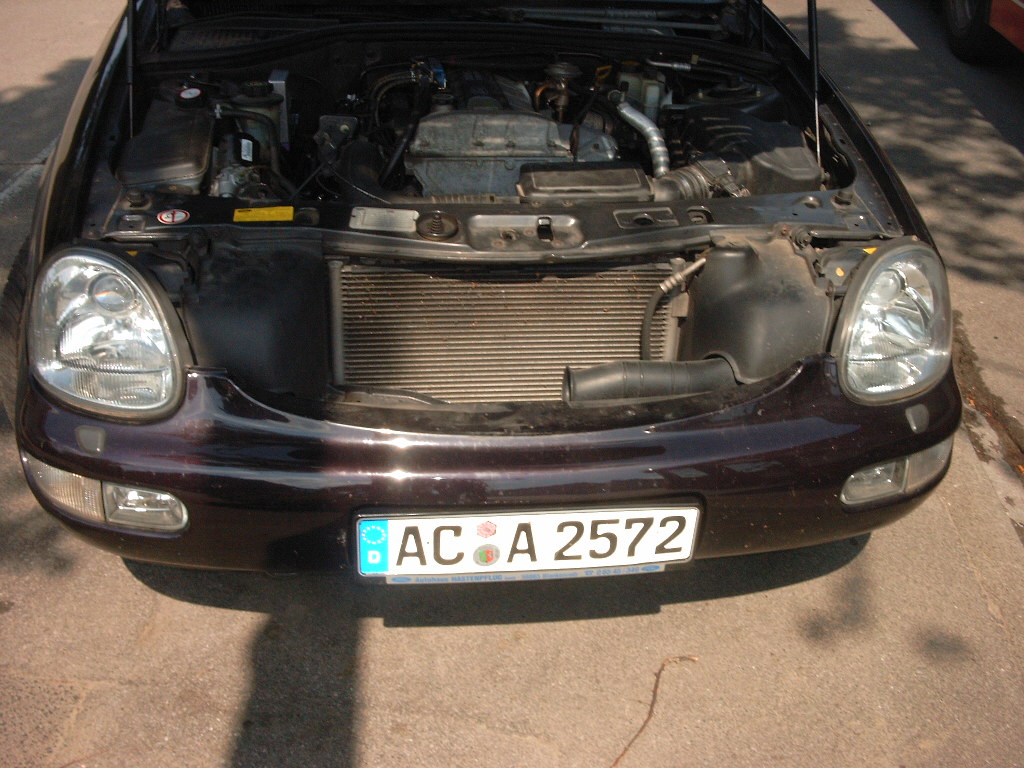 Ford_Scorpio_Ghia_1996_2.3-l-Motor.jpg