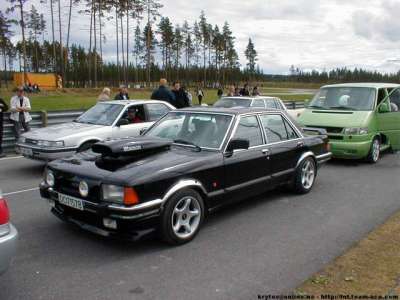 normal_rs-cosworth-sierra-03~0.jpg