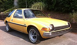 250px-1975_AMC_Pacer_base_model_frontrightside.jpg