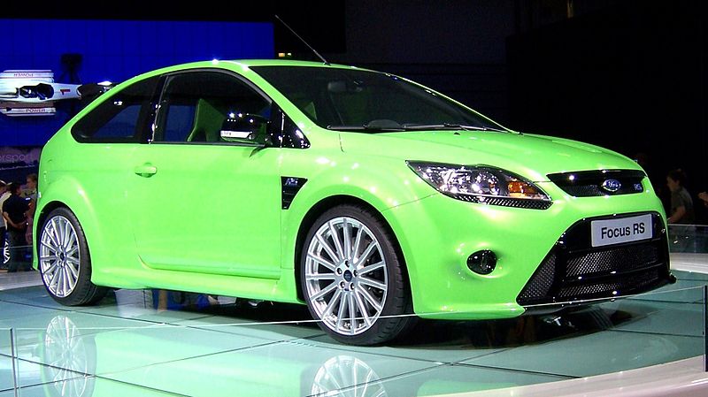 800px-Green_Ford_Focus_RS_%28BIMS08-2%29.jpg